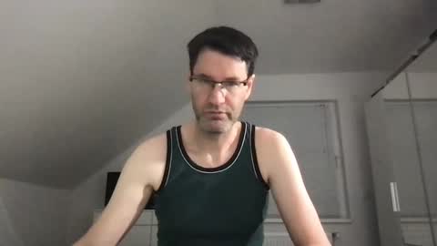 Snapshot of zzz123_cam chatting on January 12, 3:25 pm zzz123_cam online show from January 12, 3:25 pm