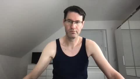 Snapshot of zzz123_cam chatting on February 2, 3:49 pm zzz123_cam online show from February 2, 3:49 pm