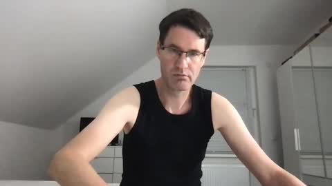 Snapshot of zzz123_cam chatting on September 16, 2:40 pm zzz123_cam online show from September 16, 2:40 pm