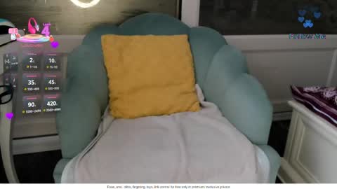 Snapshot of zzzbutterflyxxx chatting on May 24, 9:25 am Miss Carla online show from May 24, 9:25 am