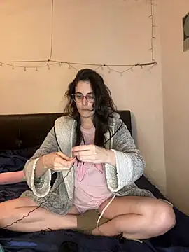 Lunaabbey online show from March 16, 5:50 pm