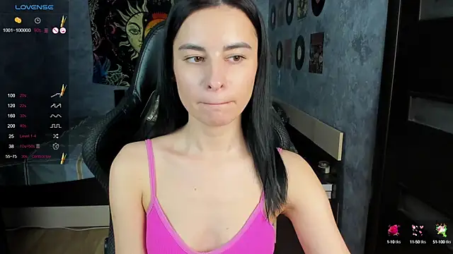 Snapshot of Horny_Nikki_ chatting on December 18, 8:20 am Horny Nikki online show from December 18, 8:20 am