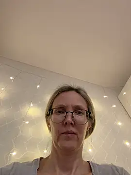 angelmommu online show from February 16, 11:17 am