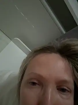 angelmommu online show from March 28, 3:50 am