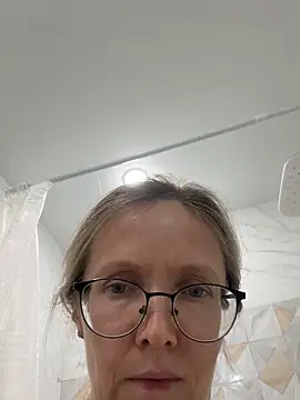 angelmommu online show from April 4, 7:39 am