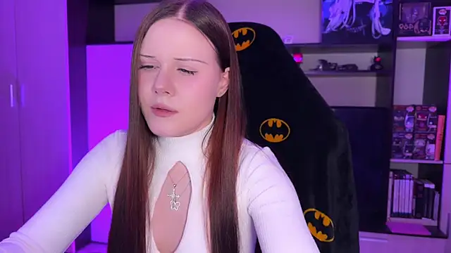 jasminevine online show from April 13, 12:05 am