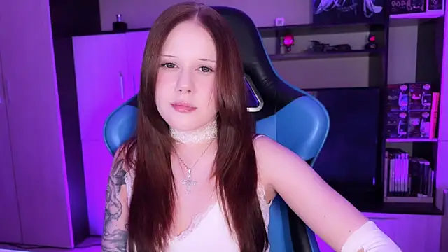 Snapshot of jasminevine chatting on July 19, 3:43 am jasminevine online show from July 19, 3:43 am