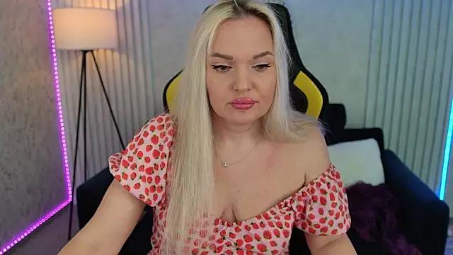 MissyMartinez online show from April 14, 7:14 am