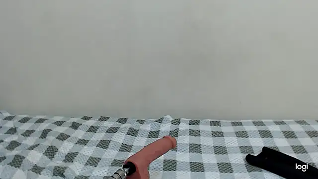 queen  ebony online show from April 11, 4:11 pm