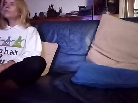 Snapshot of coolkasal chatting on April 15, 9:04 pm coolkasal online show from April 15, 9:04 pm