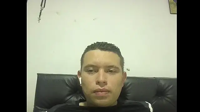Snapshot of mons41 chatting on May 24, 11:54 pm mons41 online show from May 24, 11:54 pm