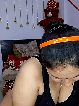 MOM-SUN-COUPLE online show from January 30, 5:17 pm