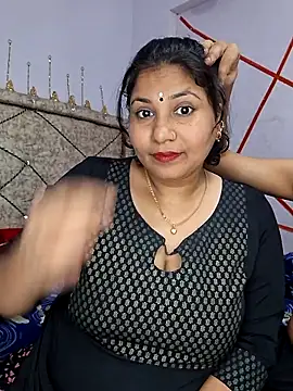 MOM-SUN-COUPLE online show from February 15, 4:45 pm