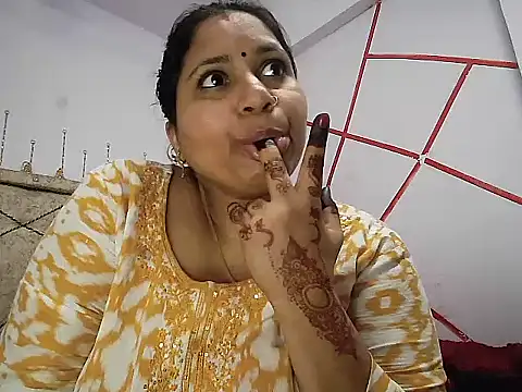 MOM-SUN-COUPLE online show from March 4, 8:49 pm