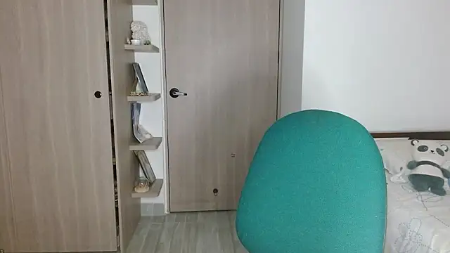 mia  lopez  online show from March 30, 4:13 am