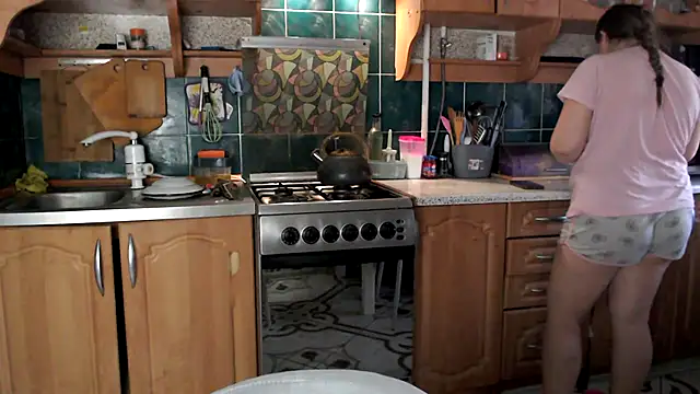 uliastar online show from January 10, 7:10 am