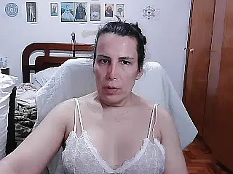 LauraVicttoria361215 online show from March 8, 10:32 am