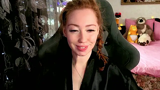 Snapshot of TinaBrook chatting on March 5, 4:41 am TinaBrook online show from March 5, 4:41 am