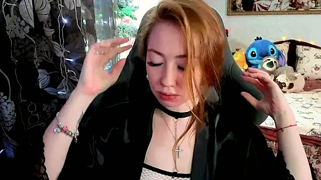 Snapshot of TinaBrook chatting on March 11, 4:40 am TinaBrook online show from March 11, 4:40 am