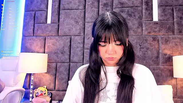 Snapshot of Petit-Rosse chatting on December 5, 8:00 pm Petit-Rosse online show from December 5, 8:00 pm