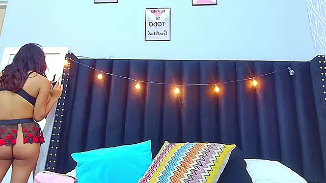 kinkylittlegirll online show from February 12, 3:07 am