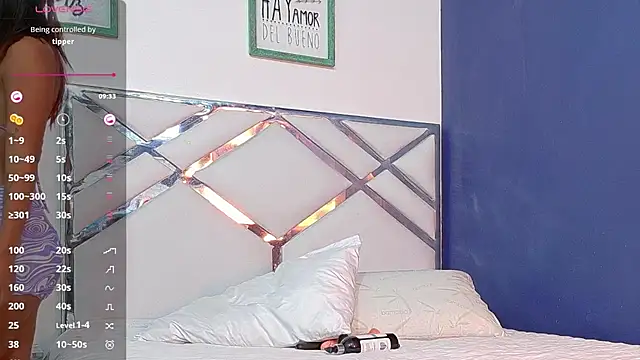 kinkylittlegirll online show from February 21, 3:12 am