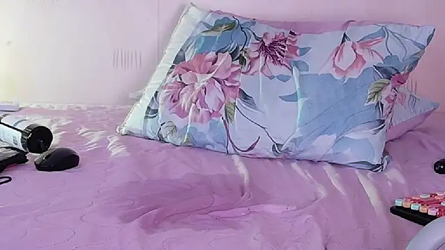 kinkylittlegirll online show from March 23, 12:36 am