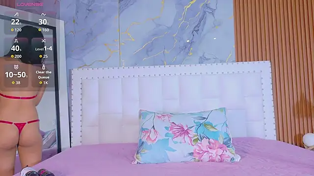 kinkylittlegirll online show from March 27, 2:39 am