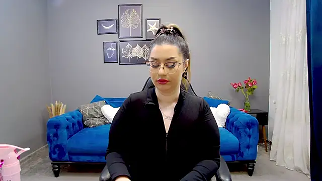 Katewalker  online show from February 26, 6:21 pm