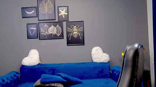 Katewalker  online show from March 13, 9:16 pm