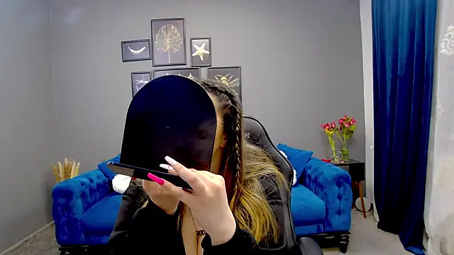 Katewalker  online show from March 18, 6:04 pm