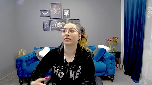 Katewalker  online show from March 19, 6:12 pm