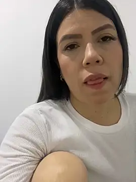 martina contreras online show from December 25, 5:16 am