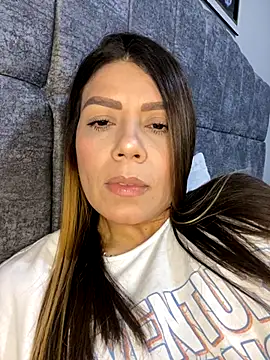 Snapshot of martina_contreras chatting on January 8, 12:13 am martina contreras online show from January 8, 12:13 am