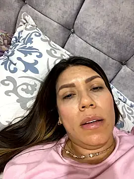 Snapshot of martina_contreras chatting on January 12, 3:56 am martina contreras online show from January 12, 3:56 am