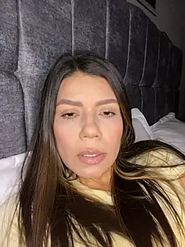 Snapshot of martina_contreras chatting on February 7, 4:05 am martina contreras online show from February 7, 4:05 am