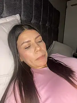 Snapshot of martina_contreras chatting on February 14, 3:03 am martina contreras online show from February 14, 3:03 am