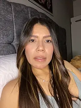 Snapshot of martina_contreras chatting on February 24, 4:43 am martina contreras online show from February 24, 4:43 am