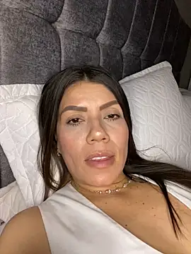 martina contreras online show from March 6, 3:03 am