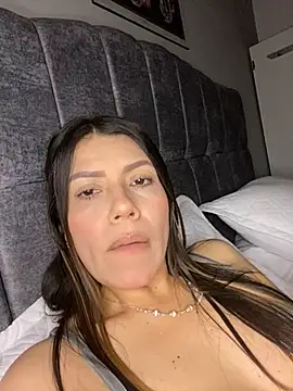 martina contreras online show from March 13, 4:08 am