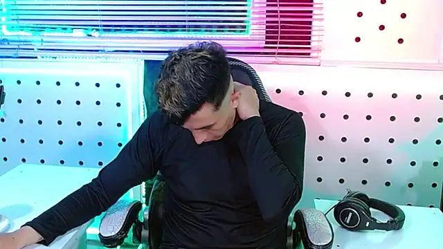 Darko0717 online show from December 1, 10:15 pm