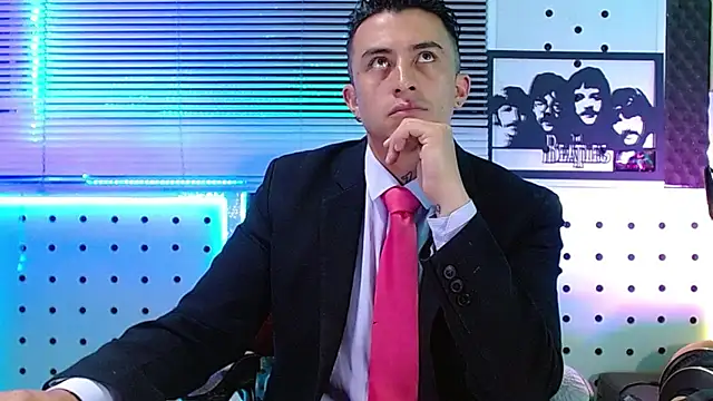 Snapshot of Darko0717 chatting on June 25, 2:43 pm Darko0717 online show from June 25, 2:43 pm