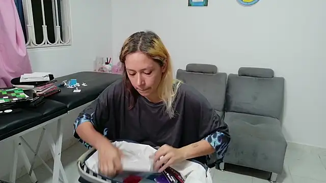 MommyMiaWs online show from November 23, 3:06 am