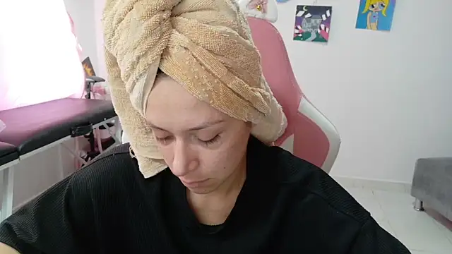 MommyMiaWs online show from December 16, 4:34 pm