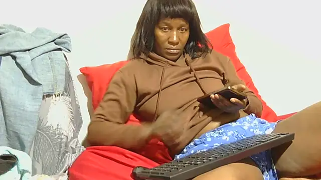 sluttylaura21 online show from November 22, 5:12 pm