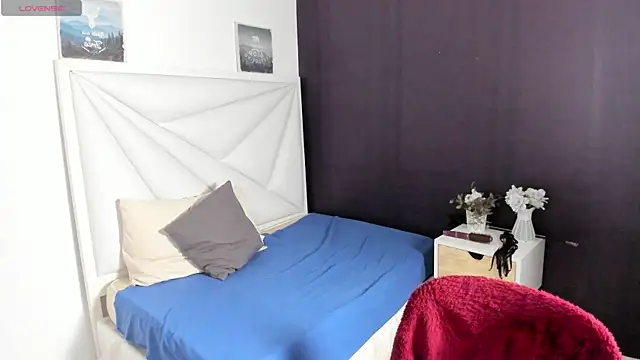 Snapshot of samanthaanderson_ chatting on September 22, 9:17 pm samanthaanderson  online show from September 22, 9:17 pm