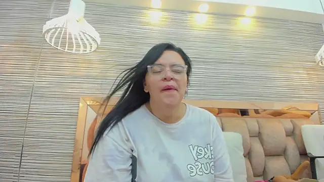 anette cooper online show from October 31, 4:02 am