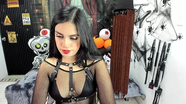 criss 21  online show from November 10, 8:08 pm