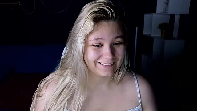 Snapshot of DjennaPalme chatting on December 10, 1:54 am DjennaPalme online show from December 10, 1:54 am