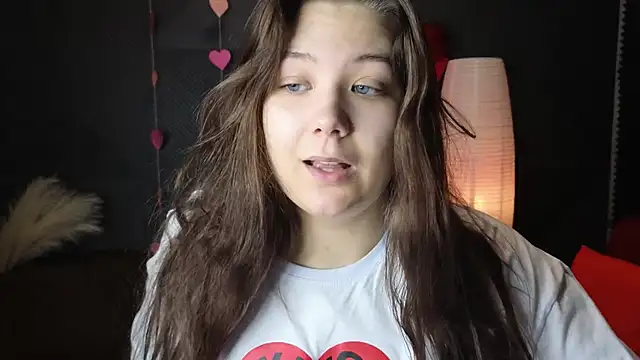 Snapshot of DjennaPalme chatting on February 18, 12:15 am DjennaPalme online show from February 18, 12:15 am